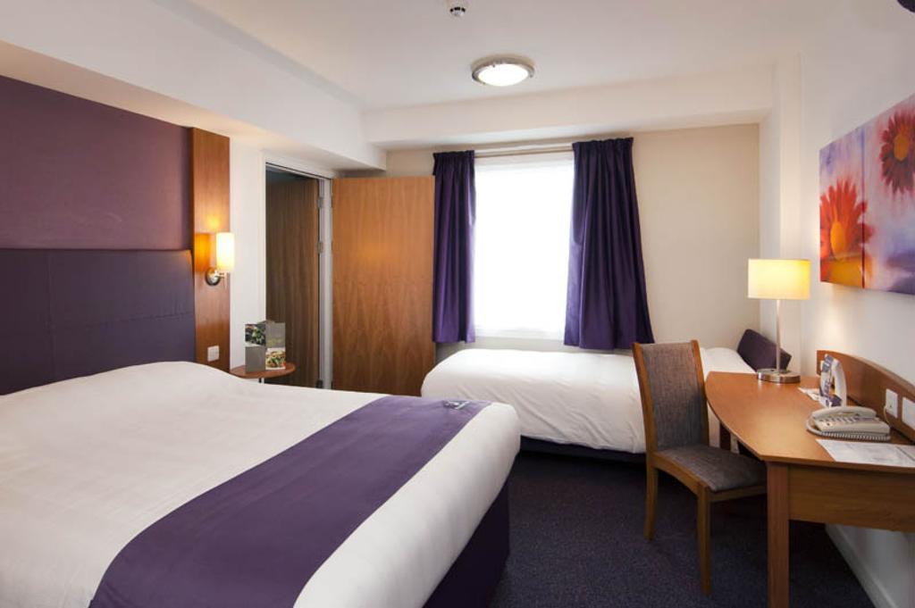 Premier Inn Hatfield الغرفة الصورة